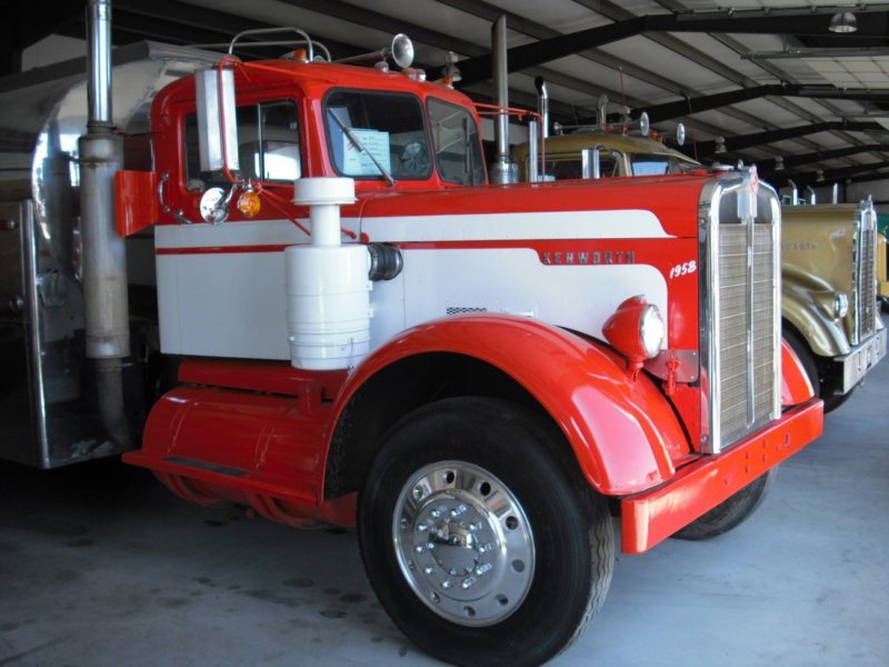 https://6066gmcguy.org/wp-content/uploads/2026/06/kenworth1-4.jpg