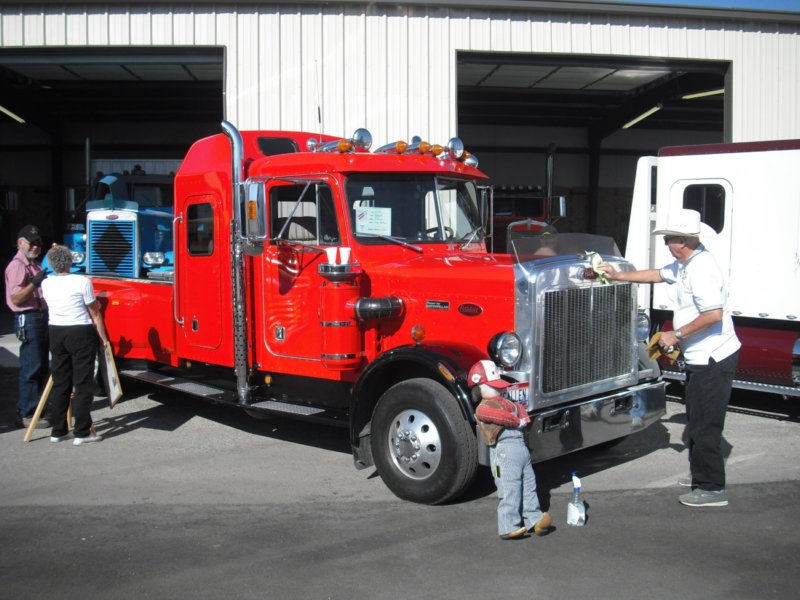 https://6066gmcguy.org/wp-content/uploads/2026/06/peterbiltpickup102-4.jpg