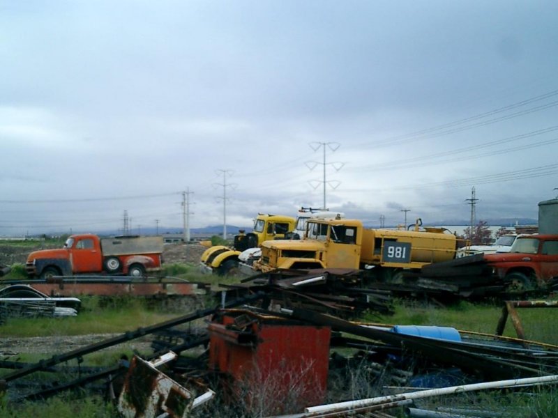 https://6066gmcguy.org/wp-content/uploads/2026/06/yardtrucks007-2.jpg